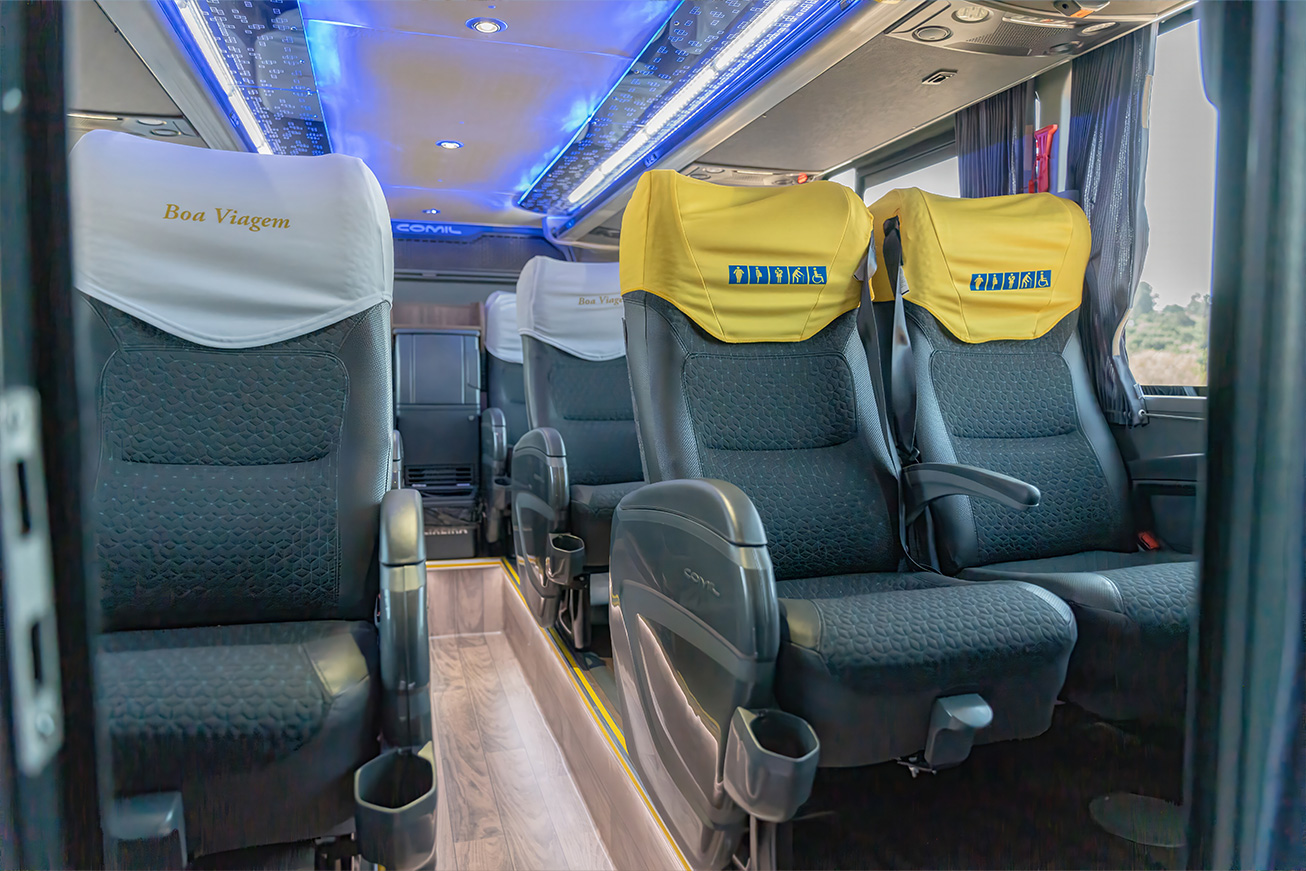 Foto Ônibus DD Semi Leito 24910 - 52 lugares