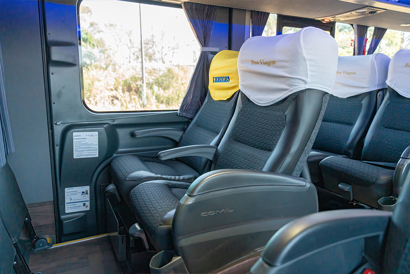 Foto Ônibus DD Semi Leito 24910 - 52 lugares